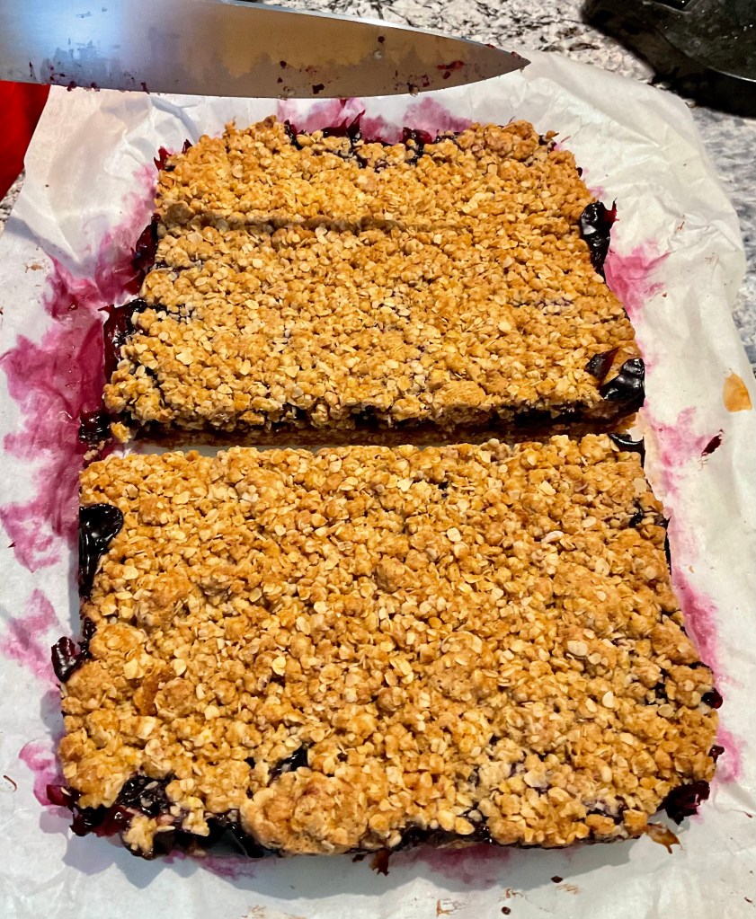 the base provided a nice balance to the stewed and sugared blueberries